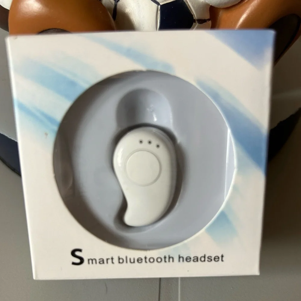 Smart bluetooth headset - Picture 1 of 3